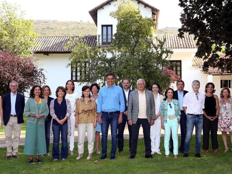 Sánchez se lleva a Pablo Iglesias y a los ministros al "rancho de Aznar"