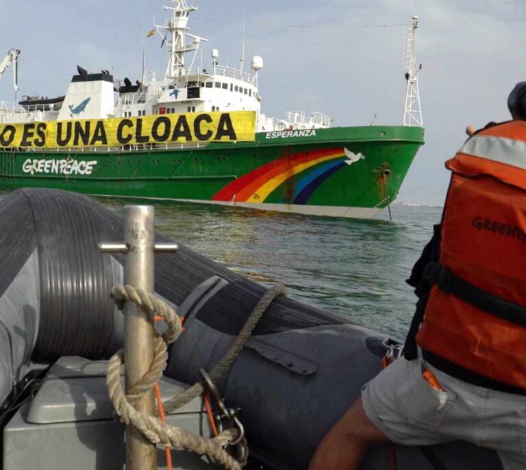 En el interior de la última foto-acción de Greenpeace en Huelva