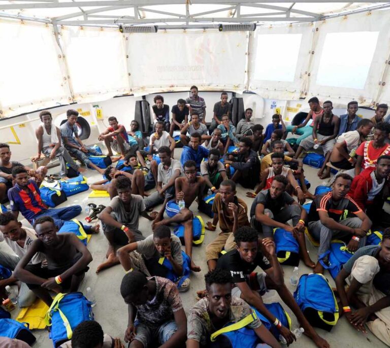 Seis países se repartirán los migrantes del Aquarius, que atracará en Malta