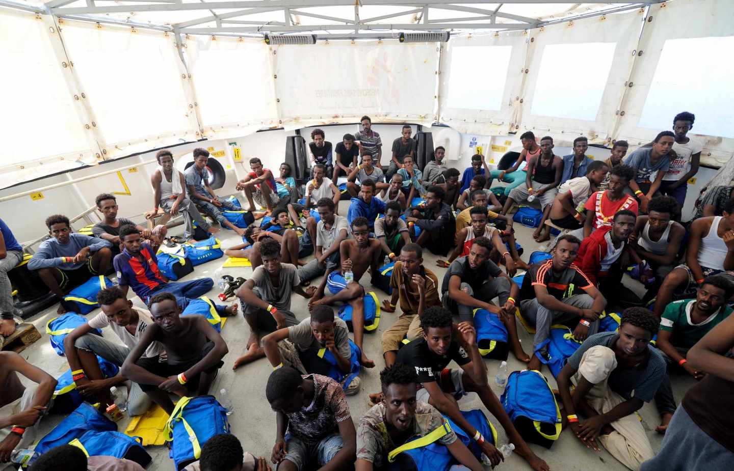Seis países se repartirán los migrantes del Aquarius, que atracará en Malta