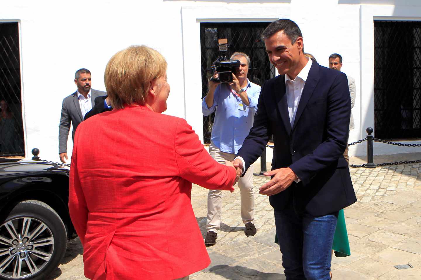 Sánchez y Merkel acuerdan impulsar un aumento de fondos para Marruecos