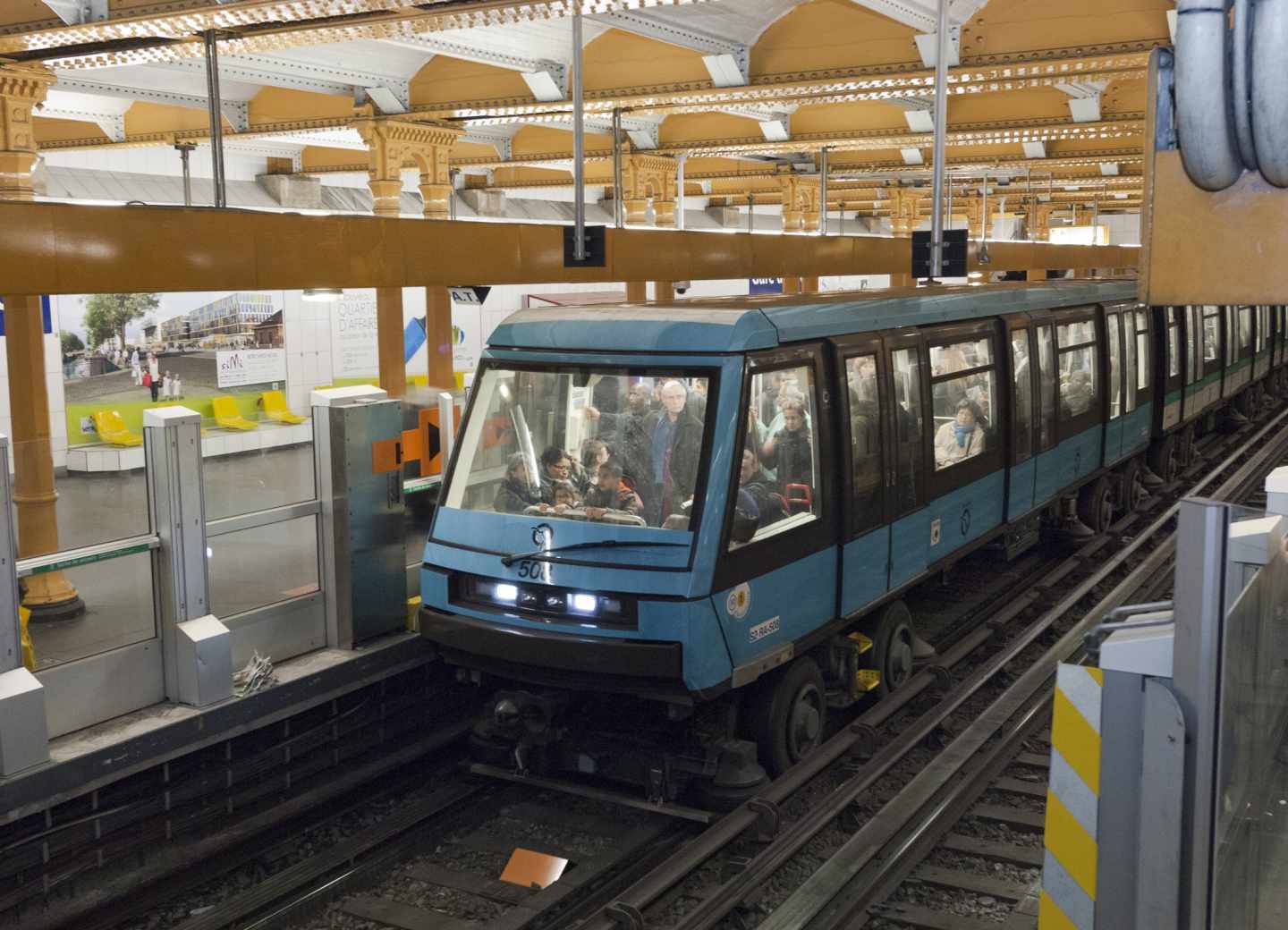 Dos personas muertas y un herido grave en un ataque en París