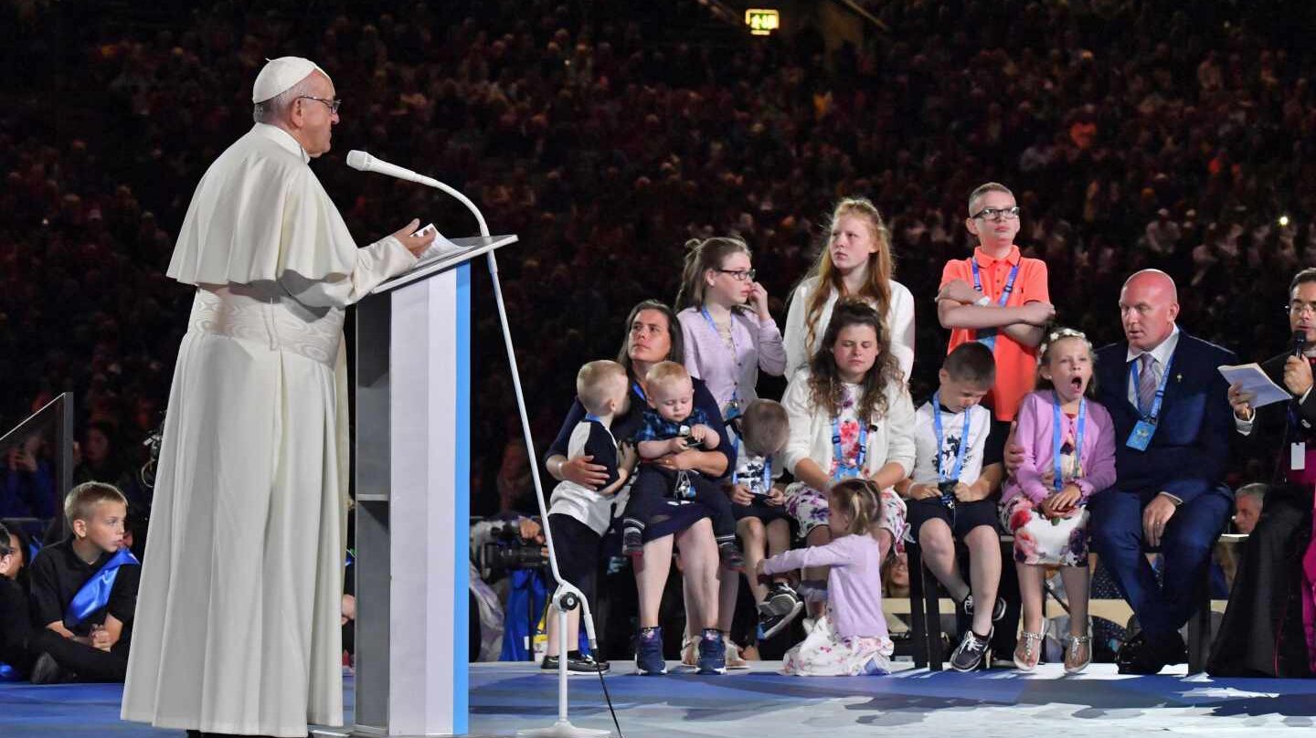 Un ex alto cargo del Vaticano pide la renuncia del Papa 