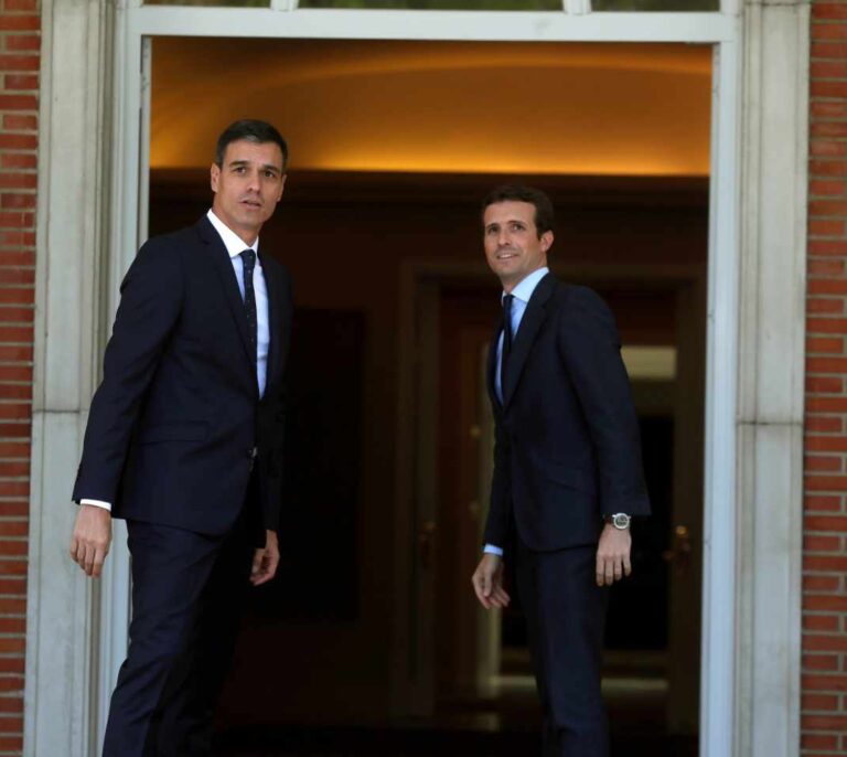 Casado sugiere que Sánchez le ha planteado la reforma de la Constitución