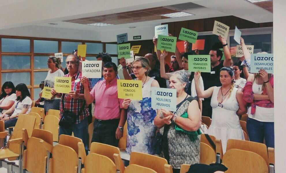 Vecinos afectados por la subida abusiva de los alquileres protestan en el último Pleno de San Sebastián de los Reyes.