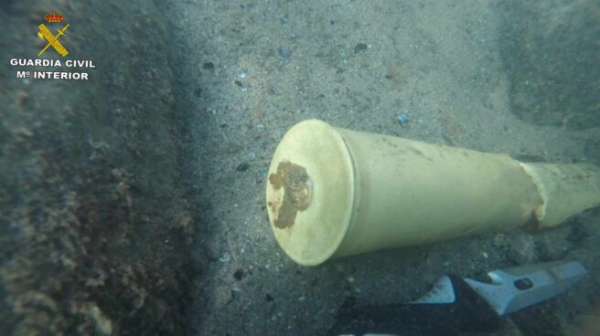 Desactivan un proyectil de la Guerra Civil en la costa del Garraf (Barcelona)