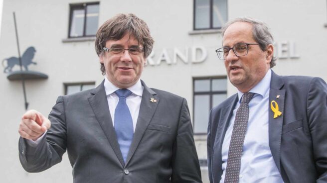 Puigdemont acusa al resto de partidos de "flirtear con la violencia" y niega la agresión del sábado por retirar lazos