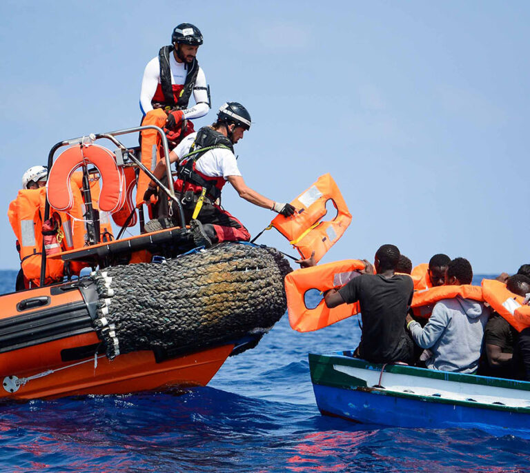 Torra desafía a Sánchez: ofrece acoger el Aquarius "bajo la autoridad del Gobierno de Cataluña"