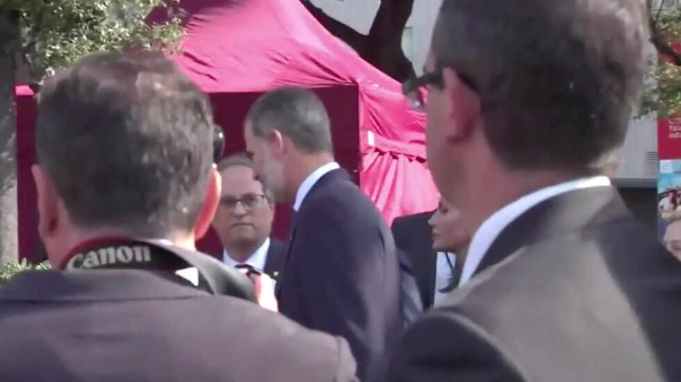 El saludo de Felipe VI a Quim Torra