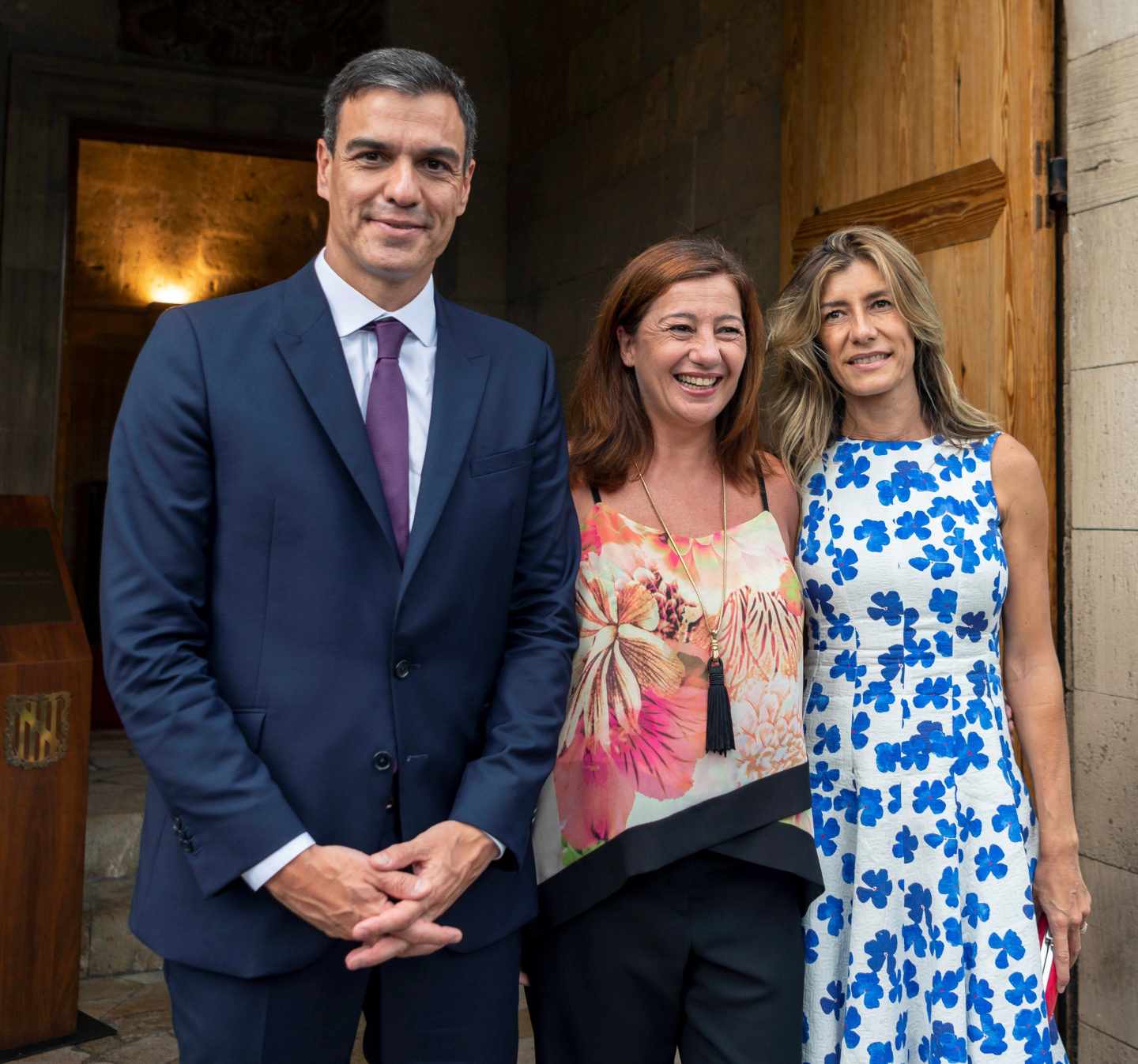 Pedro Sánchez, Francina Armengol y Begoña Gómez.