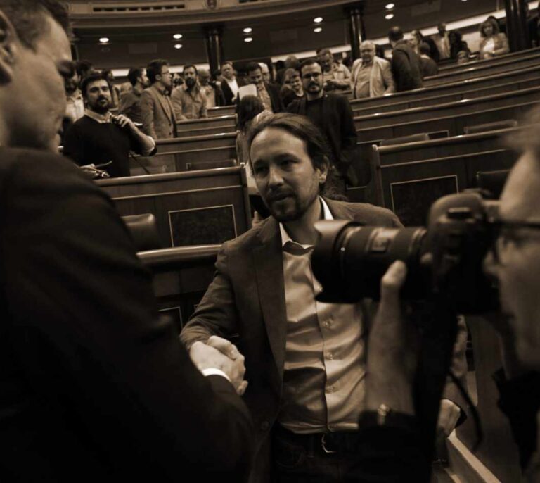 Sánchez e Iglesias se conjuran para gobernar juntos hasta 2020 a toda costa