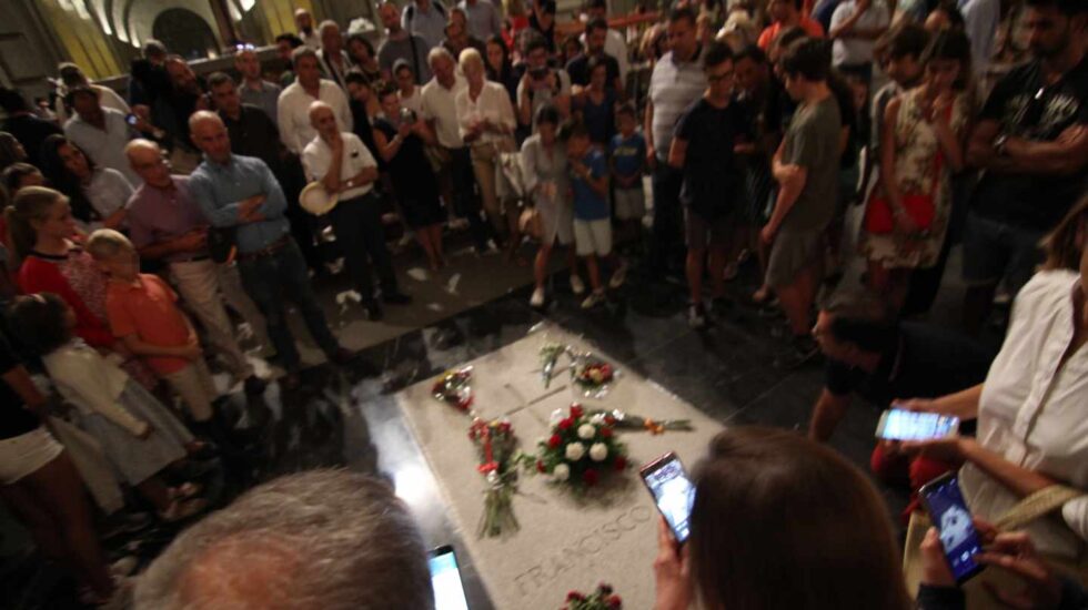 Tumba de Francisco Franco en la basílica del Valle de los Caídos.