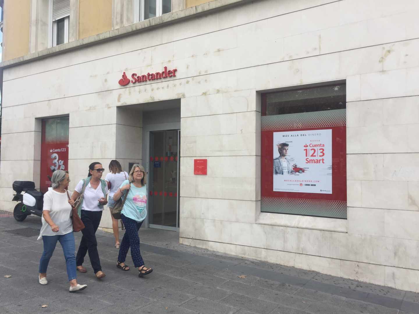 Sucursal de Banco Santander.