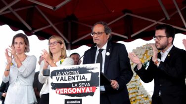 Torra, abucheado en el Instituto Palau, el centro denunciado por acoso a hijos de policías