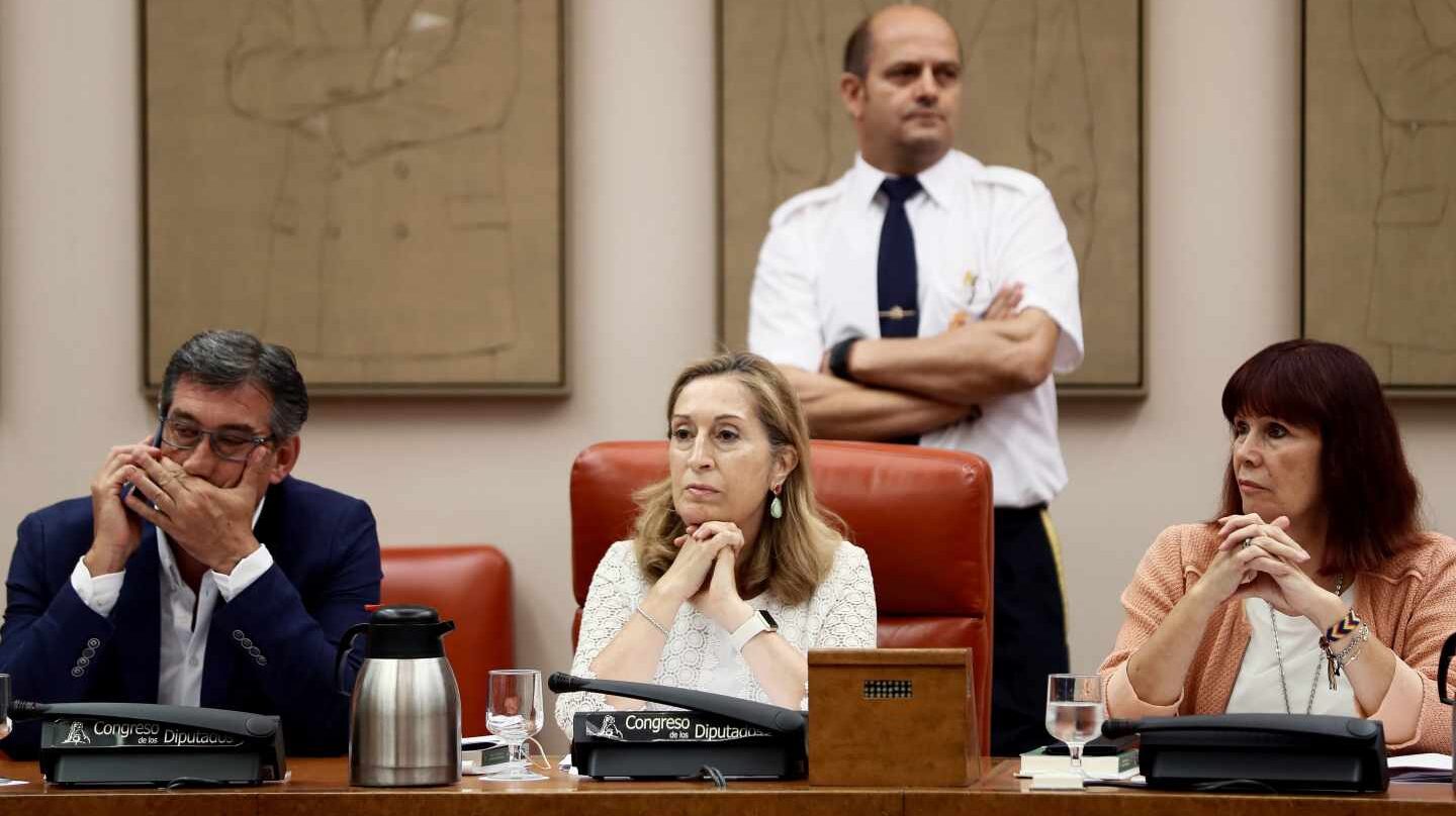 La presidenta de la Comisión Permanente del Congreso, Ana Pastor,