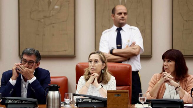 Ana Pastor Congreso dimisión letrados estabilidad presupuestos veto senado La presidenta de la Comisión Permanente del Congreso, Ana Pastor,