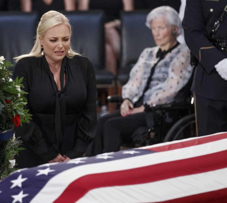 La hija de McCain, en su funeral: "La América de mi padre ya era grande"