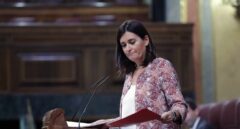 La ministra Carmen Montón dimite por las irregularidades de su máster