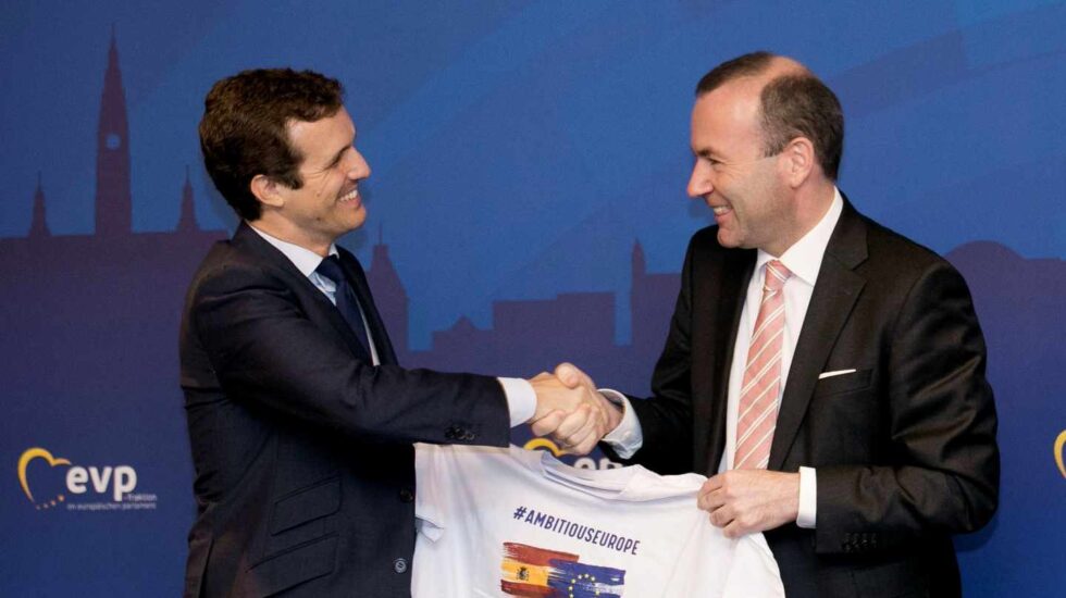 Casado este viernes con el presidente del Grupo del PPE, Manfred Weber