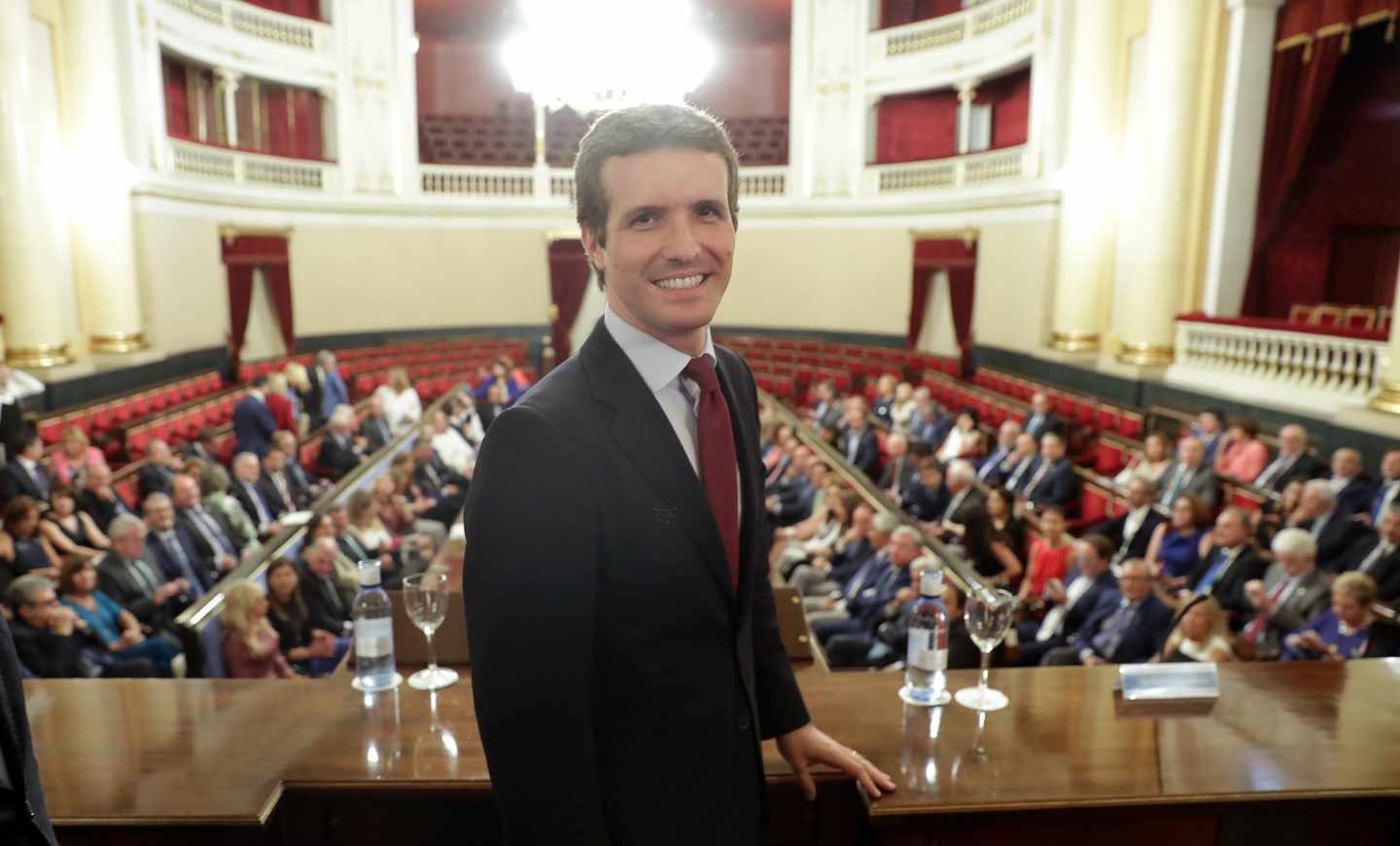 Casado antes de reunirse este martes con su Grupo en el Senado