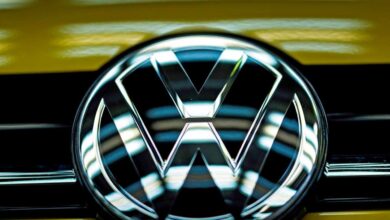 Bruselas investiga si BMW, Volkswagen y Daimler pactaron no reducir las emisiones