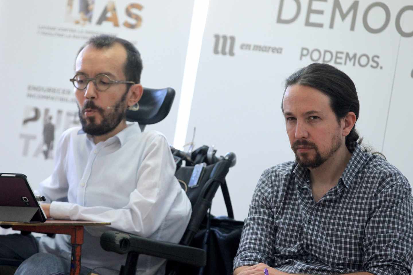 Iglesias acomoda a Echenique en el Congreso y subleva a Podemos Aragón