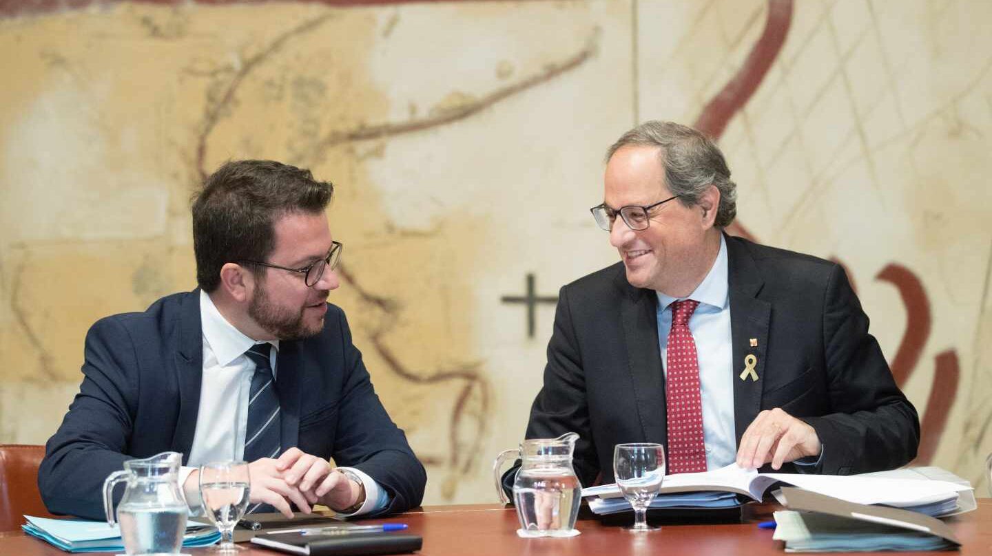 El presidente de la Generalitat, Quim Torra, junto al vicepresidente y titular del departamento de Economía y Hacienda, Pere Aragonés.