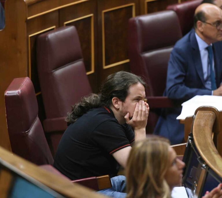 La oposición se une por la dimisión de Delgado: Iglesias y Rivera piden su cabeza