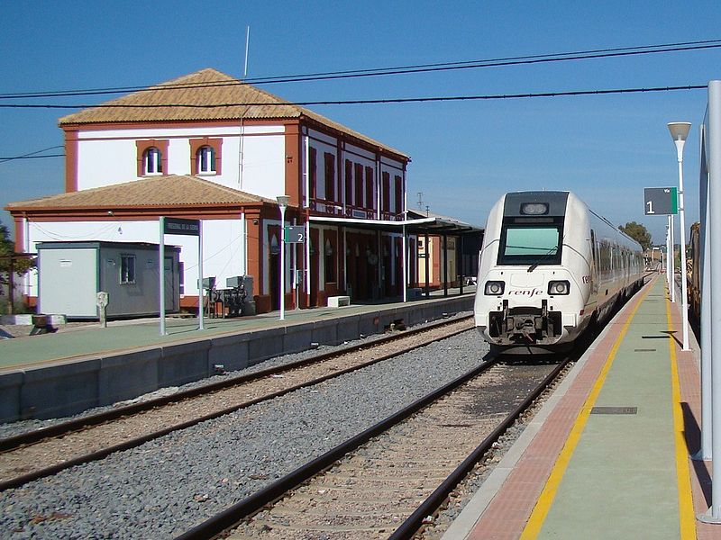 Tren media distancia de la serie S-598.