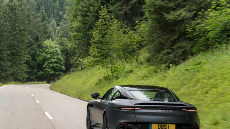 Aston Martin DBS Superleggera Aston Martin DBS Superleggera
