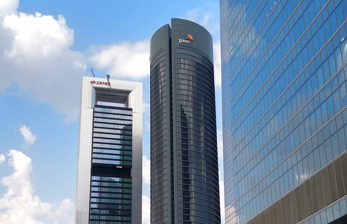 Torres sedes de Cepsa y PWC.