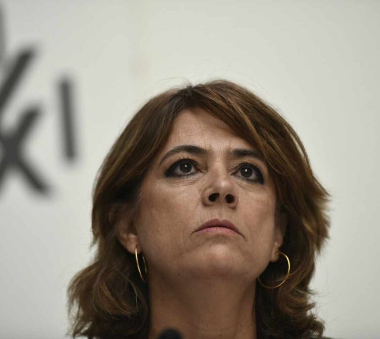 La ministra Delgado rectifica de nuevo: "Maricón" fue "un insulto fuera de contexto"