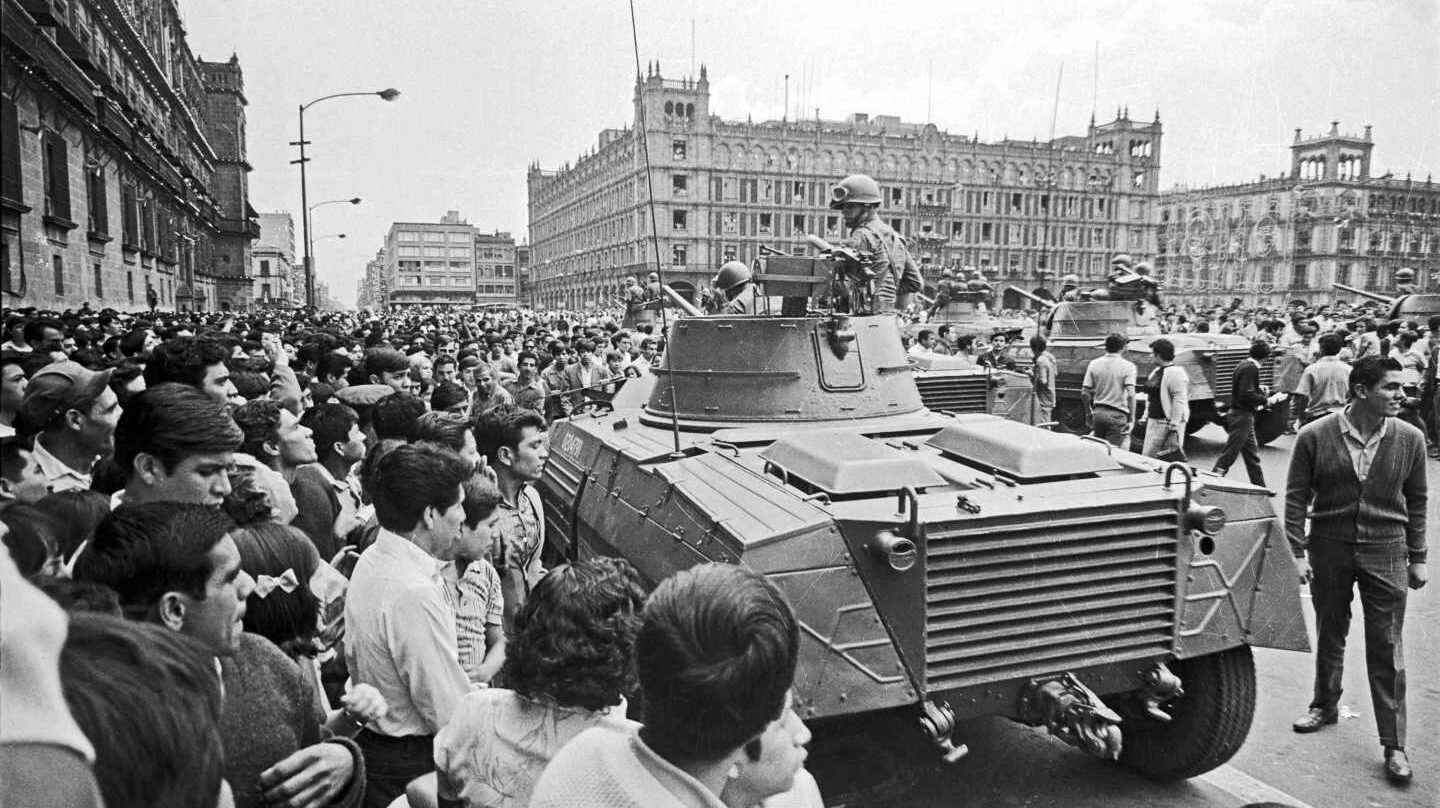 La matanza de Tlatelolco: las balas que ahogaron la rebeldía.