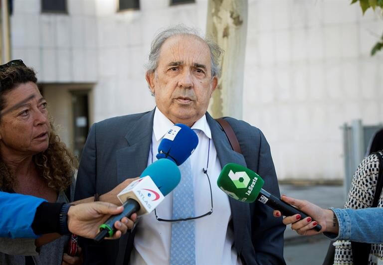 La juez ofrece a la Comunidad de Madrid acusar a Álvarez Conde por su 'tarjeta black'