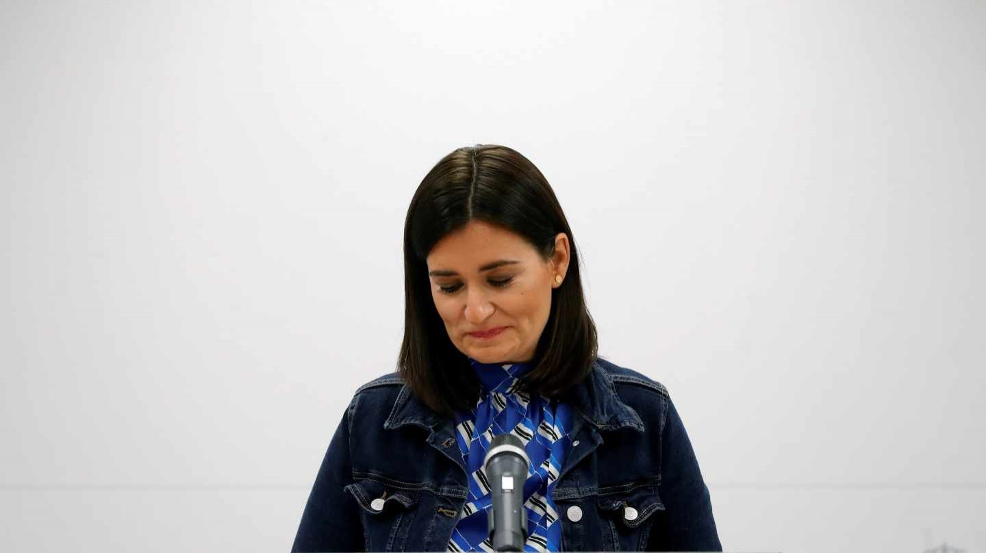 La ministra de Sanidad, Carmen Montón, en rueda de prensa ofrecida hoy en la sede del Ministerio en la que ha informado sobre su dimisión tras difundirse presuntas irregularidades en la realización de un máster que cursó en la Universidad Rey Juan Carlos (URJC). Montón, ha aseverado hoy que ha sido "transparente y honesta", que no cometió ninguna irregularidad al cursar el máster y que presenta su dimisión para que su situación no influya al Gobierno de Pedro Sánchez.
