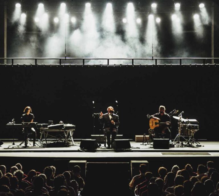La ortodoxia flamenca explota contra El Niño de Elche