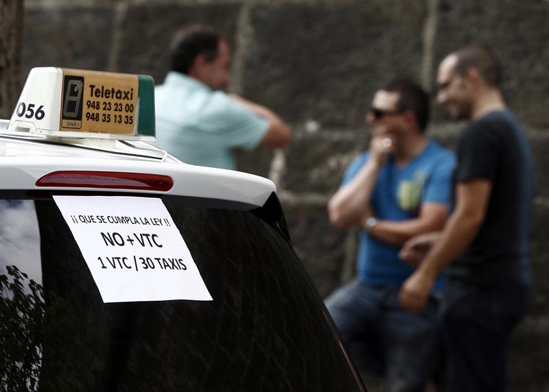 Los gigantes VTC duplican sus licencias en España en un año en plena guerra con el taxi