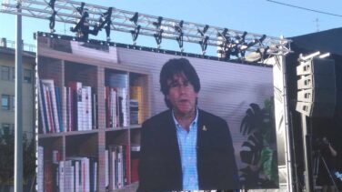 Puigdemont en un acto con Bildu: Cataluña va a ejercer "hasta las últimas consecuencias" el derecho a decidir