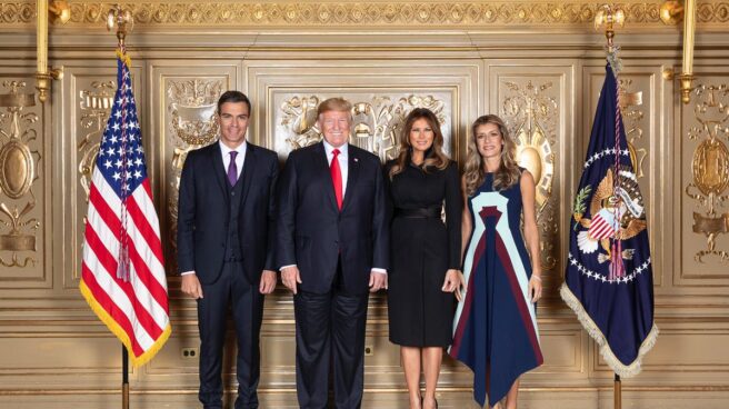 Foto oficial de Pedro Sánchez y Donald Trump con sus esposas en la ONU.