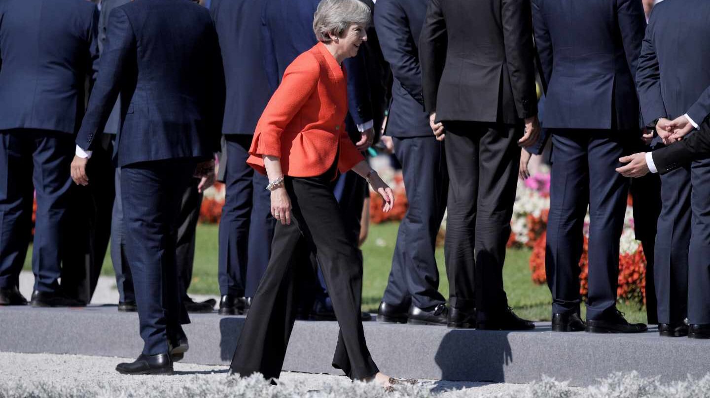 Theresa May, primera ministra británica, en la cumbre europea de Salzburgo.