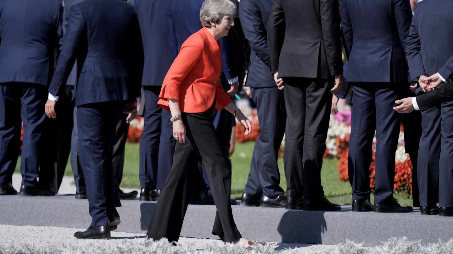 Theresa May, primera ministra británica, en la cumbre europea de Salzburgo.