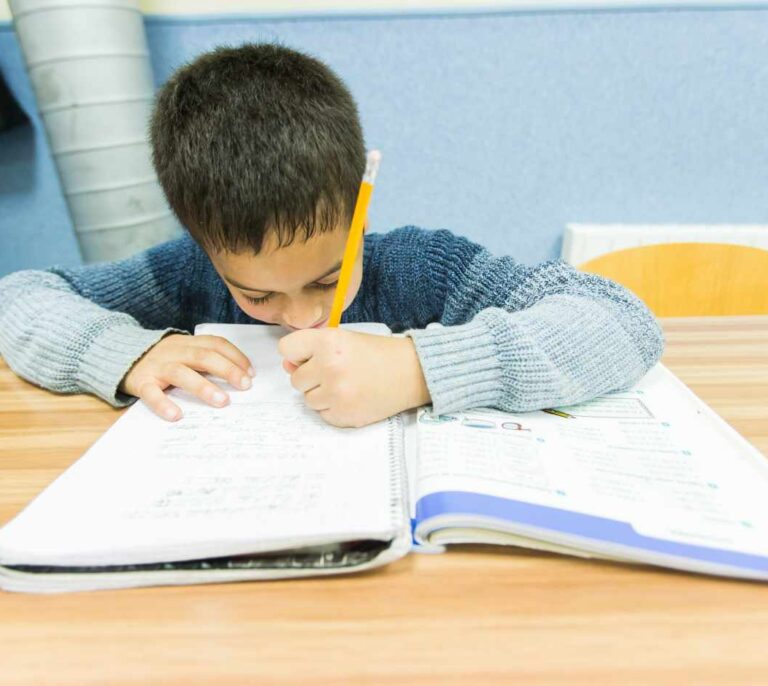 La Caixa apoya la vuelta al cole de más de 80.000 niños en riesgo de pobreza