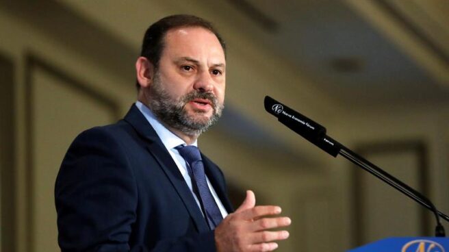 El ministro de Fomento, José Luis Ábalos, durante su intervención en un desayuno informativo de la tribuna Foro de la Nueva Economía.