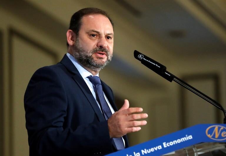 Ábalos inyectará de 1.000 millones en dos años para "rescatar" las Cercanías de Madrid
