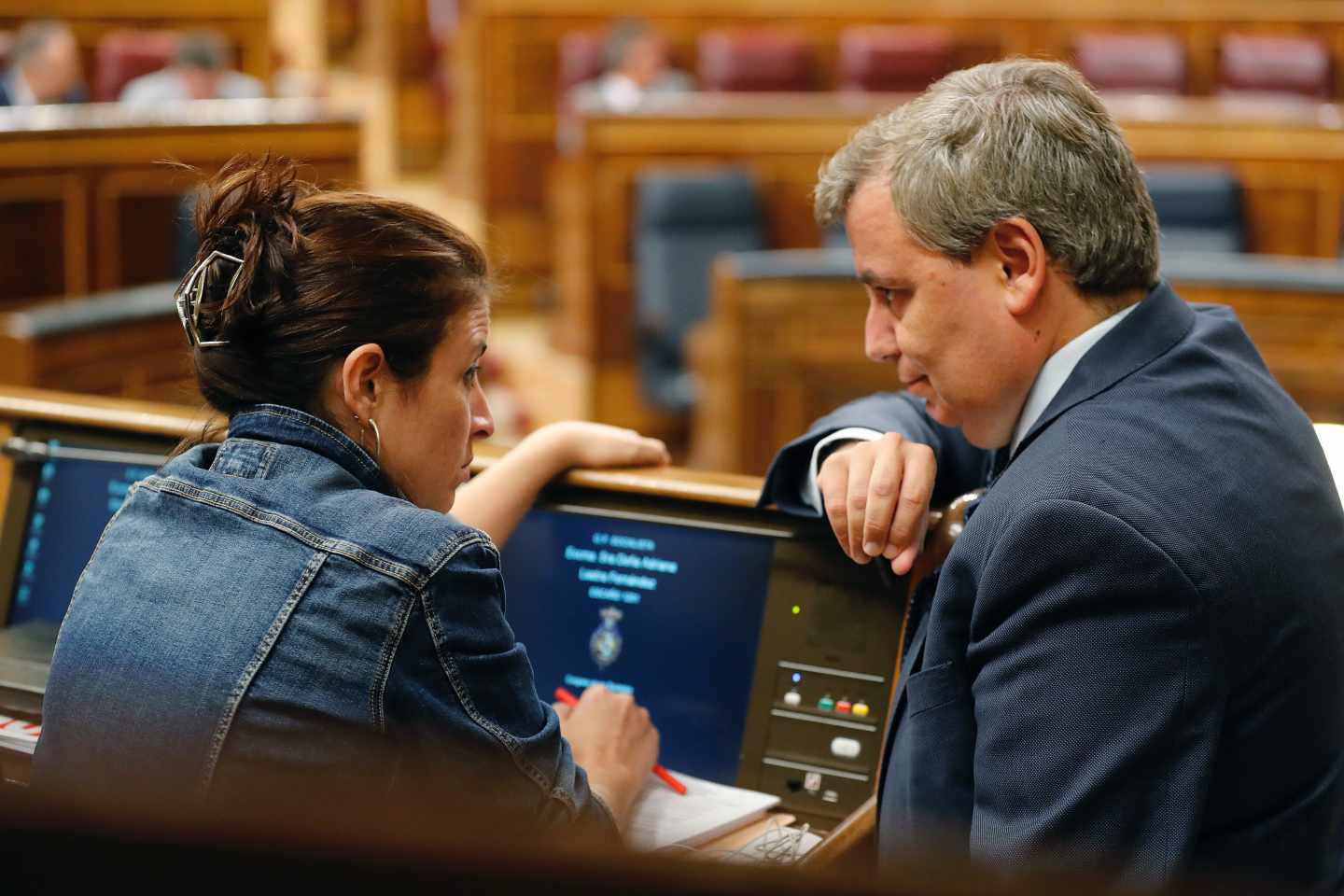 Adriana Lastra (PSOE) y Jordi Xuclá (PDeCat), en el Congreso de los Diputados.