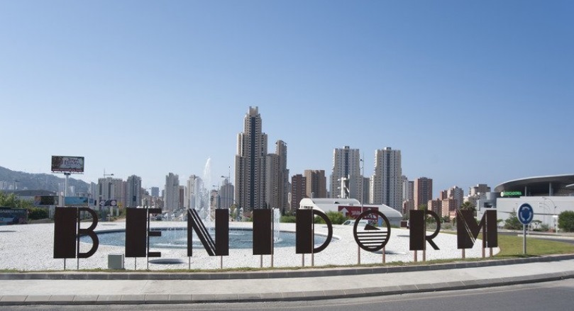 Cartel de entrada a Benidorm.