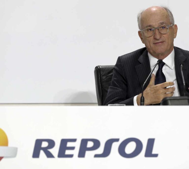 Brufau (Repsol) avisa a Europa: “Quedaremos relegados en la economía. Hacemos leyes de 4.000 páginas”