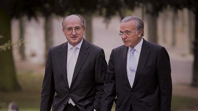 El presidente de Repsol, Antonio Brufau, y el de Criteria Caixa, Isidro Fainé.