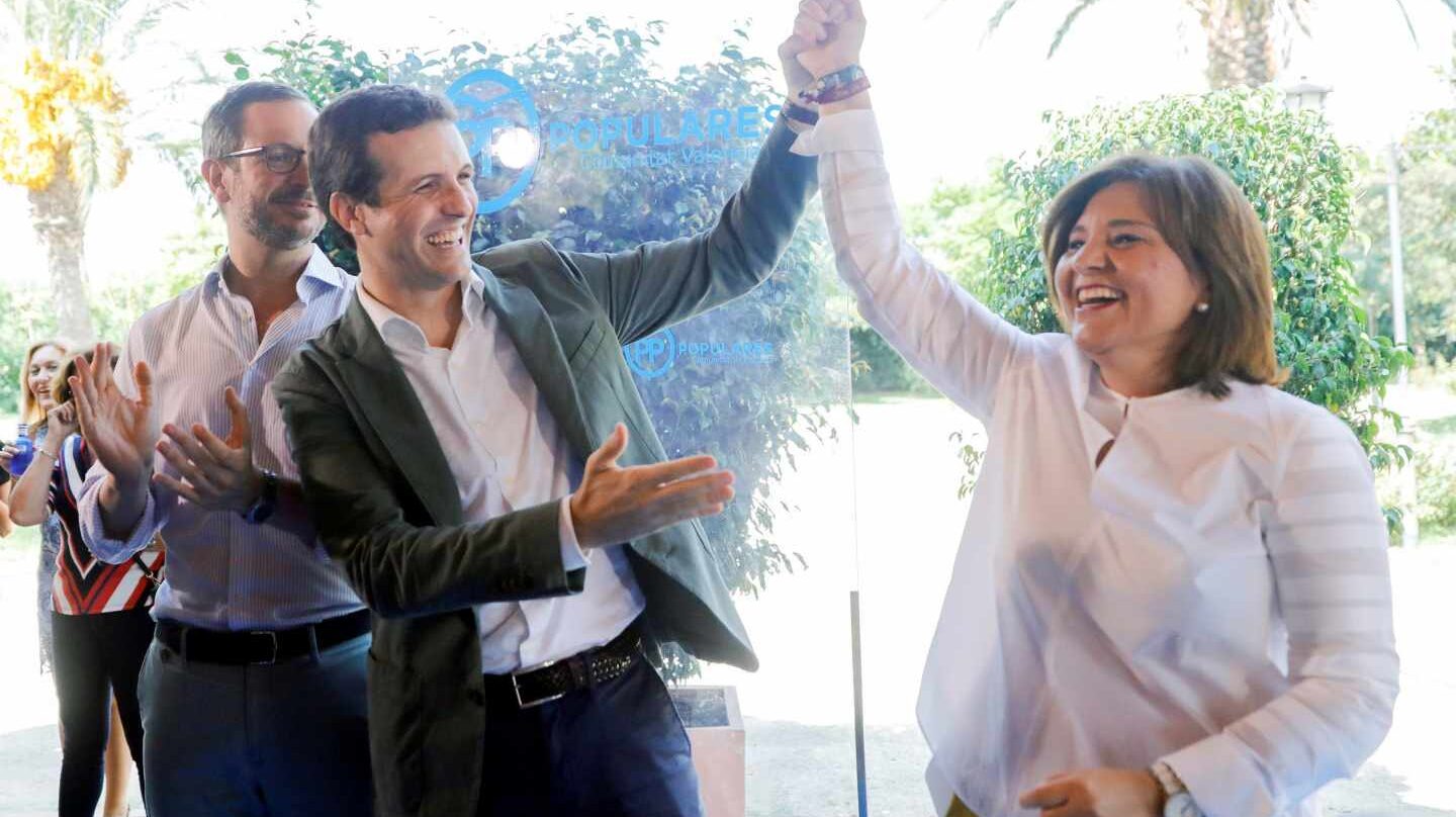 Fotografía de archivo. Pablo Casado junto a Isabel Bonig.