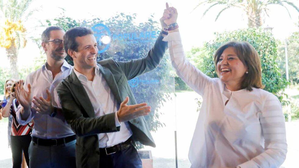 Fotografía de archivo. Pablo Casado junto a Isabel Bonig.